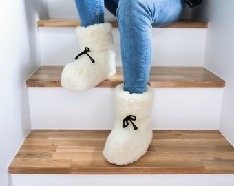 Men's Handmade Lamb's Wool Carpet Slippers Boots Very Light and Comfy! Winter Sale