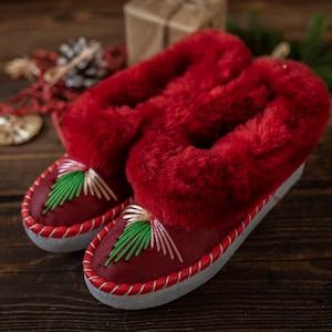 Sheepskin slippers, Womens slippers, sheep wool fur, leather warm moccasins, winter boots, house slippers, , Black Friday  Christmas Gift