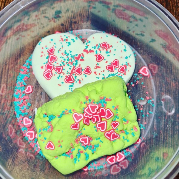 Grinch heart rice krispies treats diy