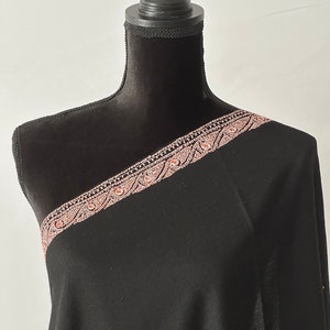 Kashmiri Wool Pashmina Shawl: Hand-Embroidered Tilla Border