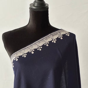 Kashmiri Wool Pashmina Shawl: Embroidered Tilla Oversized wrap