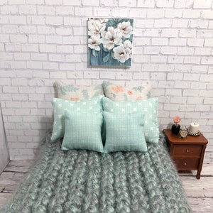Miniature Dollhouse Bedding Set, Mint, Scale 1:12