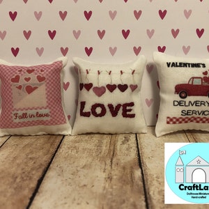 Miniature Dollhouse Pillows, Valentine&#39;s Day, Scale 1:12