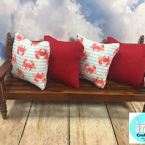 Almohadas de casa de muñecas en miniatura, Verano, Cangrejos, Escala 1:12