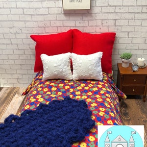 Miniature Dollhouse, Bedding, Flowers, Scale 1:12