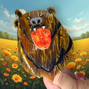 midsommar hair claw, a24 fan art hair claw, midsommar bear hair claw, shop charlie girl hair claw, midsommar fan art