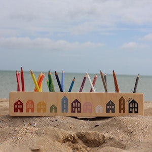 Pen Hero "Houses", Gepersonaliseerde pennenhouder voor kinderen, Gepersonaliseerde pennenbeker, Pennenhouder met naam, Montessori, Cadeau voor kinderen
