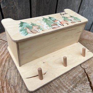 Kindergarderobe Waldfreunde mit Ablagebox aus Holz, personalisierte Kindergarderobe mit Mützenfach, Kindergarderobe mit Namen, Geschenk Kind, personalisierte Garderobemit Fuchs Bär Hase Eichhörnchen und Namen