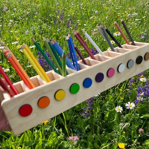 Stifteheld Regenbogen, Stiftehalter Montesorri für Kinder, Geschenk Kindergartenkind, Schreibtischorganizer Kind Bild 6