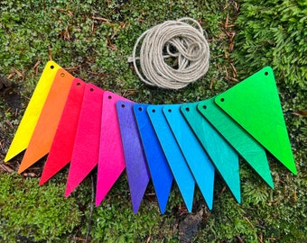 Chaîne de fanions en bois arc-en-ciel - décoration colorée pour chaque occasion