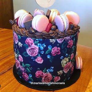 花柄の食べられるアイシングイメージケーキラップトッパー