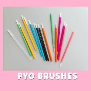 100 Pcs Disposable Makeup Lip Brushes PYO Cookie Paint Brushes Nail Polish  Brushes Cosmetic Lip Brush Wands mini paint brushes for cookies (Black)