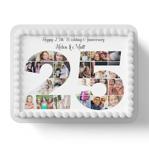Pode incluir: Bolo branco com uma colagem de fotos do 25º aniversário de casamento de um casal. A colagem tem a forma do número 25. O bolo é decorado com glacê branco e uma borda branca. O texto "Happy 25th Wedding Anniversary Helen & Matt" está escrito no bolo.