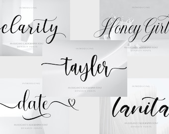 Pode incluir: Cinco estilos diferentes de fonte de caligrafia são exibidos em um fundo branco. As fontes são "clarity", "Honey Girl", "tayler", "date" e "lanita". Cada fonte é rotulada como "An Elegant Calligraphy Font" e "Dynasty Fonts".
