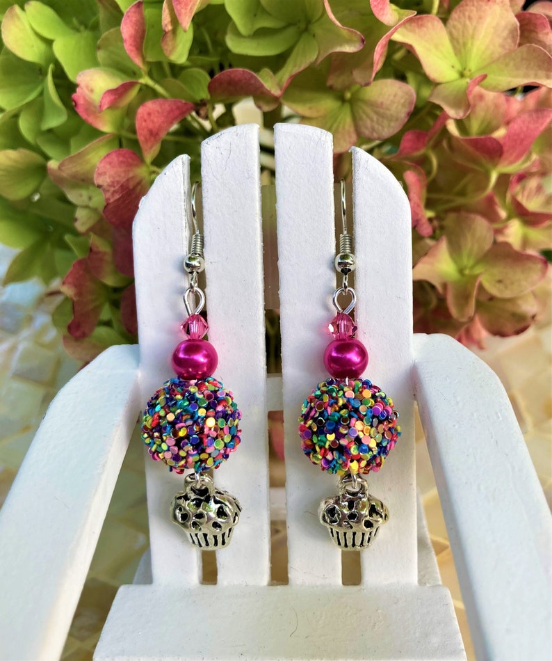Fun birthday Girl Earrings Adorable Cupcake Dangles, Colorful Metal Confetti Sprinkled Balls