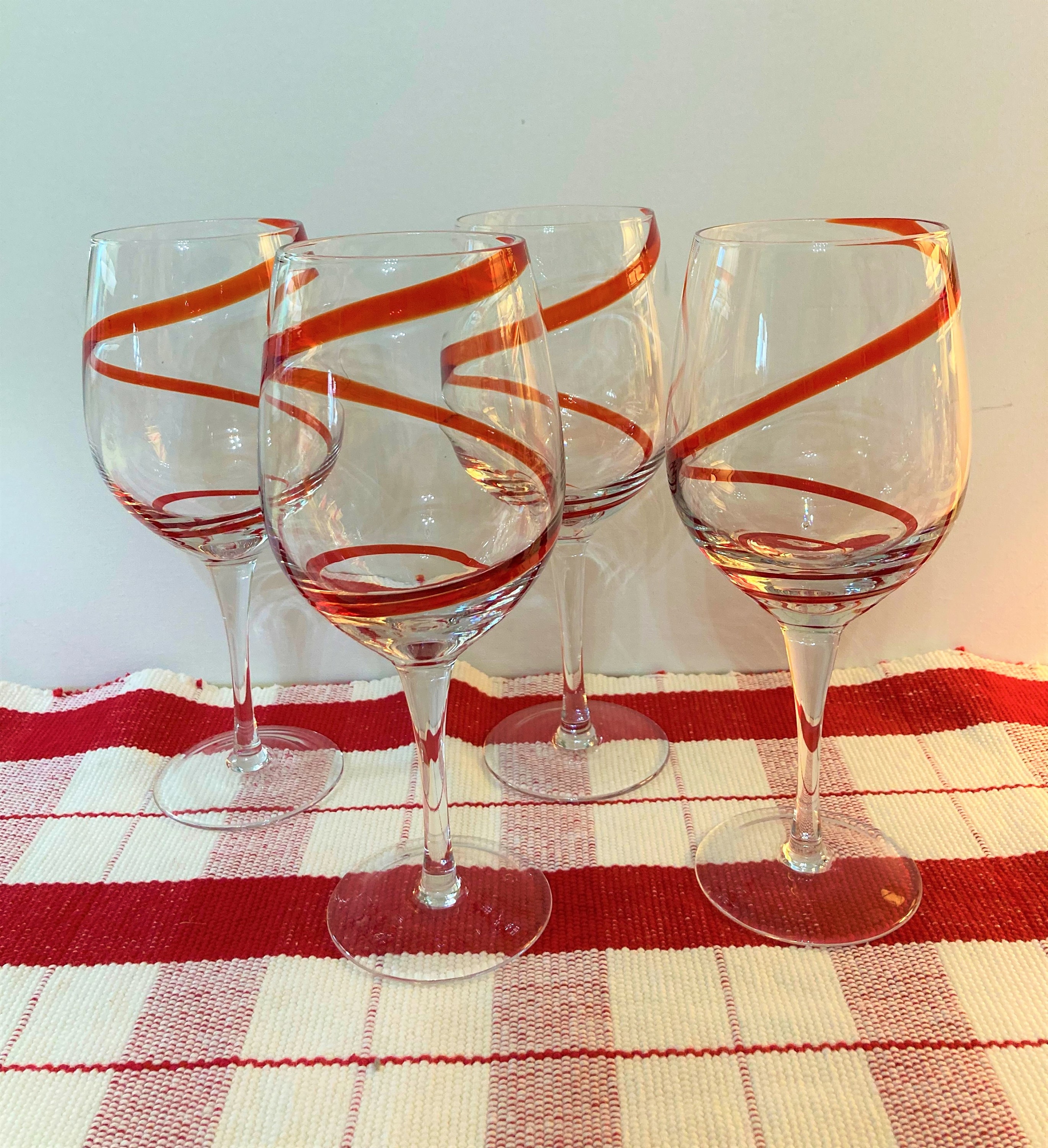 12 oz. Stemmed Swirl Acrylic Wine Glasses Set (Set of 4)