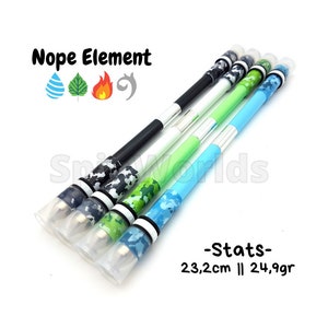 May include: Set of four pens with camouflage print and clear caps. The pens are black, white, green, and blue. The text "Nope Element" is at the top of the image. The text "Stats" is at the bottom of the image with the text "23,2cm || 24,9gr".