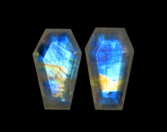 Regenboogmaansteen, edelsteen in doodskistvorm, handgemaakt en in tabletvorm geslepen (17 x 10 mm)