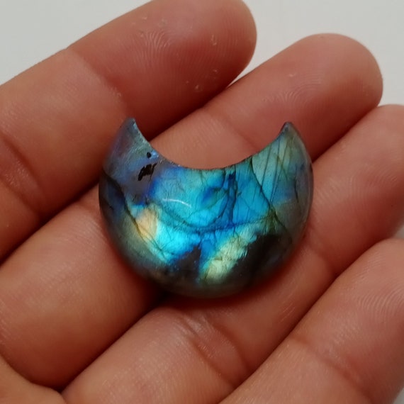 AAA+品質のラブラドライト三日月型トップカボションフラットボトム