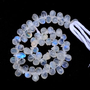 Piedra lunar arcoíris blanca de 8,5 pulgadas, 68 piezas, aprox. 9 x 6 mm, corte briolette, cuentas para collar, cuentas naturales, corte en forma de lágrima.