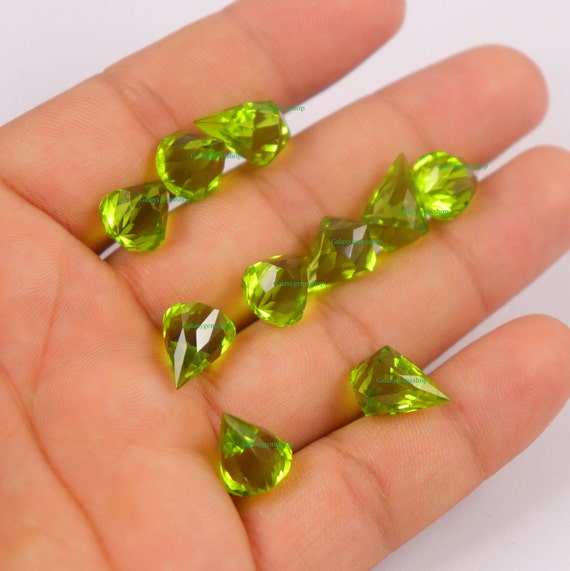 ○いくらです○（666）ペリドットファセットカット 2連 42㌢ …他