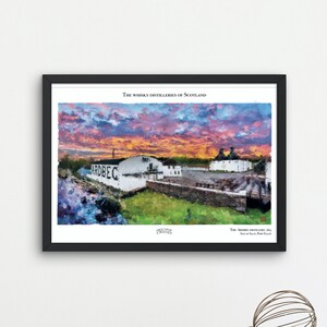 Plakat Whisky - Wydruk z destylarni Ardbeg - Sztuka ścienna na wyspie Islay - Pomysł na prezent z whisky szkocką