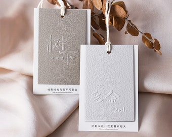 Tag di caduta in rilievo da 500 pezzi Etichette di abbigliamento con logo personalizzato, cartellini per abbigliamento, etichette personalizzate, etichette regalo personalizzate, etichette semplici, etichette swing