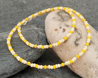 Collier de plage en perles de rocaille jaunes - Bijoux de surf de Cornouailles faits main - Fabriqué en Cornouailles