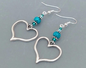 Boucles d'oreilles coeur bohème turquoise - Boucles d'oreilles perles Boho turquoise howlite faites à la main Bijoux - Fabriquées en Cornouailles - Bijoux de Cornouailles