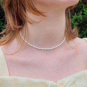 Collier blanc de perles de rocaille en or ou en argent - Bijoux surf de Cornouailles faits main - Fabriqué en Cornouailles image 4