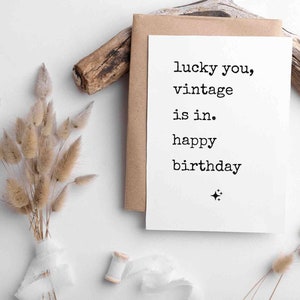 Lucky you, vintage is in. Happy Birthday | Postkarte zum Geburtstag | Minimalistische Geburtstagskarte