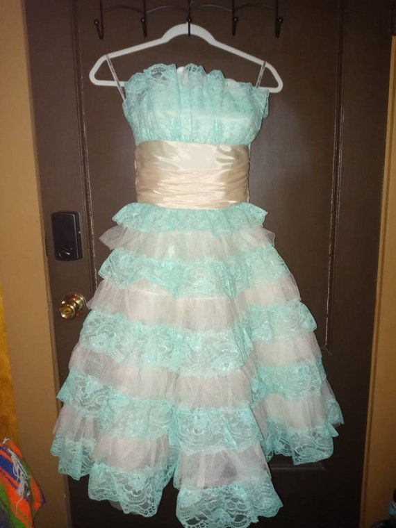 Betsey Johnson Wedding Dress A Distant Dream? R/weddingplanning ...