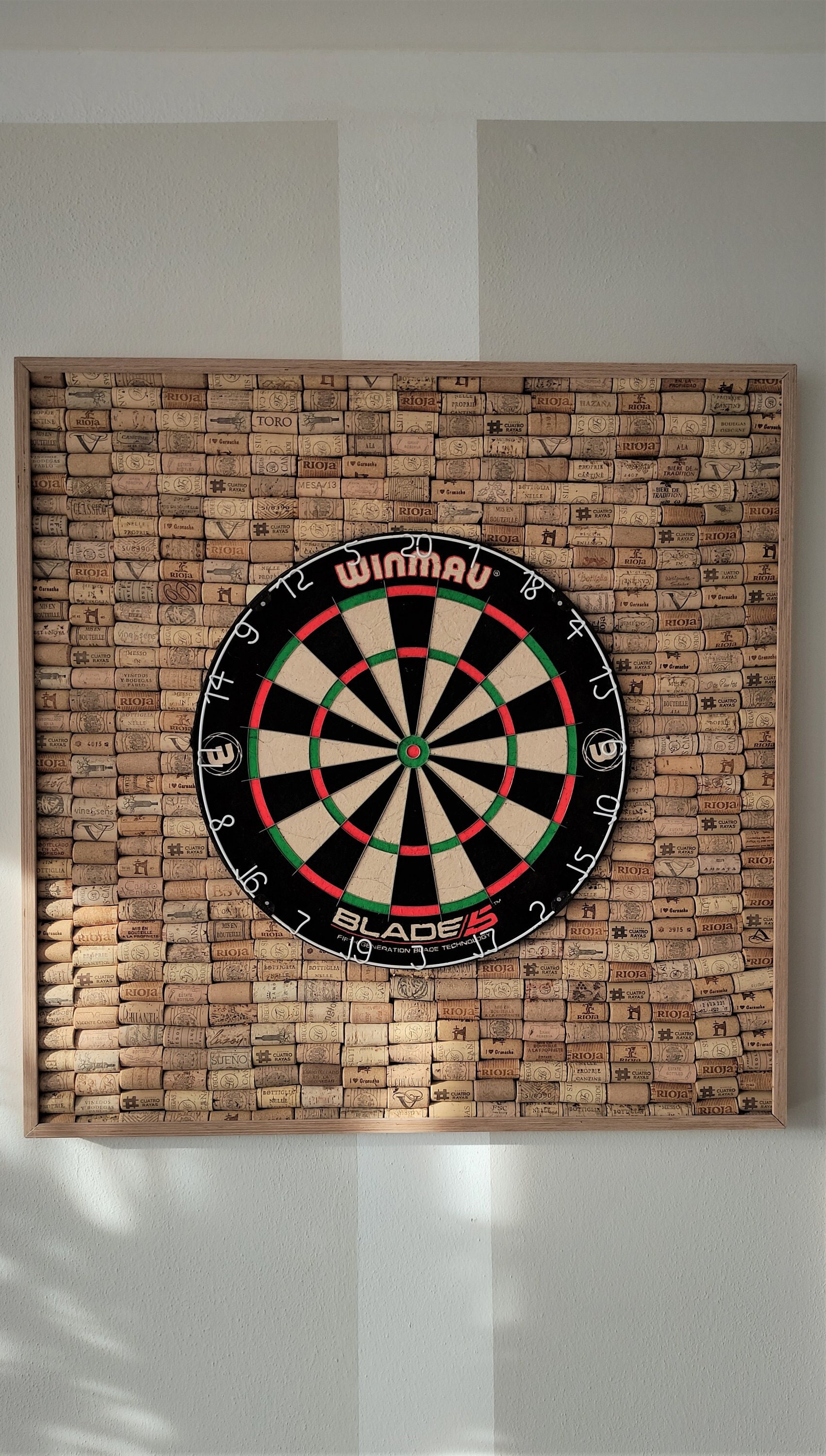 Kork Dart Board Wandschutz, Catchring mit Dartscheibe aus echten Weinkorken  Dartschutz Handarbeit -  Österreich