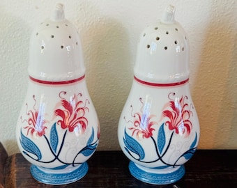 Zabytkowe puderniczki Elizabeth Arden Royal Pavilion w Brighton z porcelany, para ceramicznych pomanderów toaletowych z połowy XX wieku, styl regencji z lat 70. XX wieku