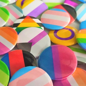 Spilla per badge con bottone olografico LGBTQ+ da 32 mm (1,25 pollici) fatta a mano