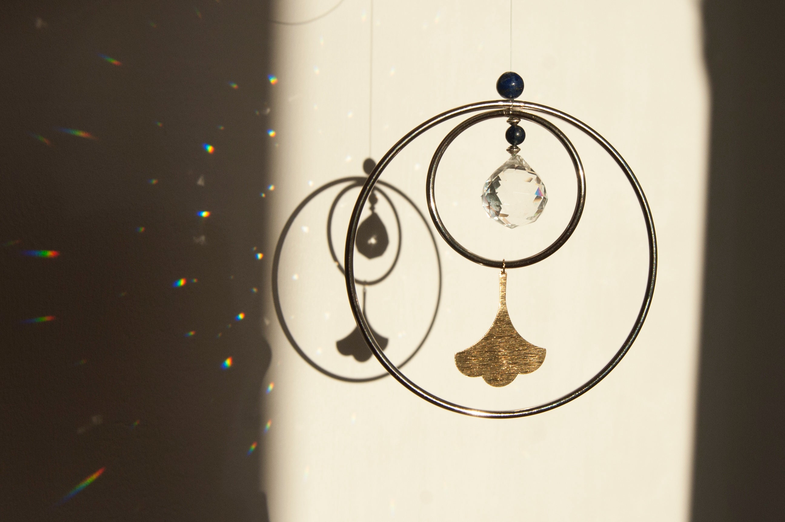 Suspension Feng Shui, Cristal Sans Plomb de 20 mm Diamétre, Lapis Lazuli, Laiton, Décoration d'intér