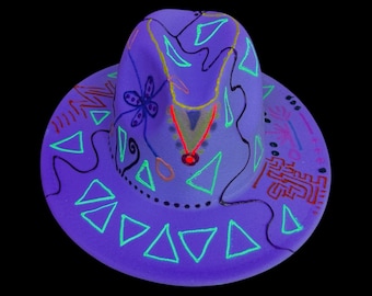UV-reaktiv Fedorahatt, handmålad helig geometri, lyser lila blacklight