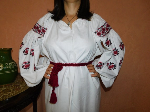 Ukrainian traditional red vyshyvanka vintage| ukra