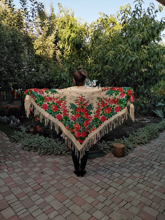 Russian shawl White scarf Ukrainian shawl Woolen s