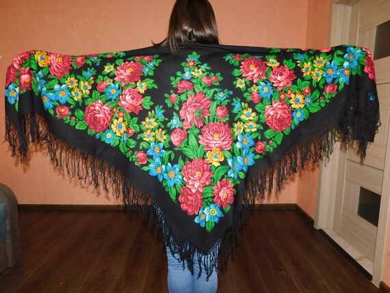 The black scarf Russian shawl shawl Ukrainian shaw