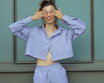 Conjunto de pijama de algodón: top corto a rayas y pantalones cortos de cintura alta