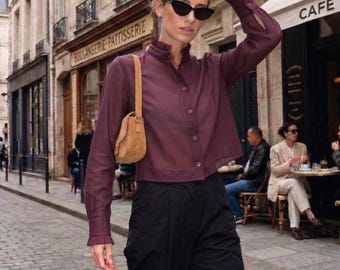 Camisa de algodón con cuello de volantes: Top de mujer con cuello en V hecho a mano