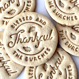 Personalized Cookie Cutter for THANKSGIVING, Blessed & Thankful, Fall Theme Cookie Cutter with Family Name, Perfect Gift