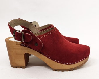 Sabots suédois - LOTTA red - Sandales Mocassins en bois pour femmes, sabots en cuir, bottes pour femmes, bottes et bois, nubuck et talons hauts, bleu