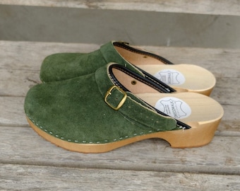 Sabots suédois - BONDA green - sandales mocassins en bois pour femmes, sabots en cuir pour femmes, bottes, bois, daim marron, cadeau naturel pour elle