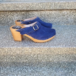 Svenska Träskor - LOTTA röd - Sandaler Mockasiner Trä Damträskor Läderträskor Damträskor Stövlar Dam Trä nubuck mocka högklackade skor blå BLUE