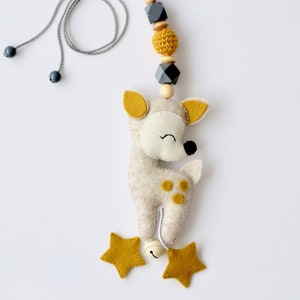 Maxi Cosi Anhänger &quot;Hirsch&quot;, 100 % Filz,  Baby Geschenk