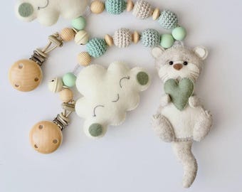 Pram Chain with Otter and Clouds, Felt Stroller Toy, Personalized Baby Gift, Newborn Gift, Baby Shower