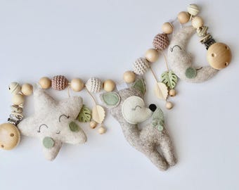 Pram Chain with Deer, Fawn Felt Stroller Toy, Woodland Baby Gift, Newborn Gift