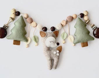 Pram Chain with Deer, Felt Stroller Toy, Woodland Nursery, Newborn Gift, Montessori Baby Toy